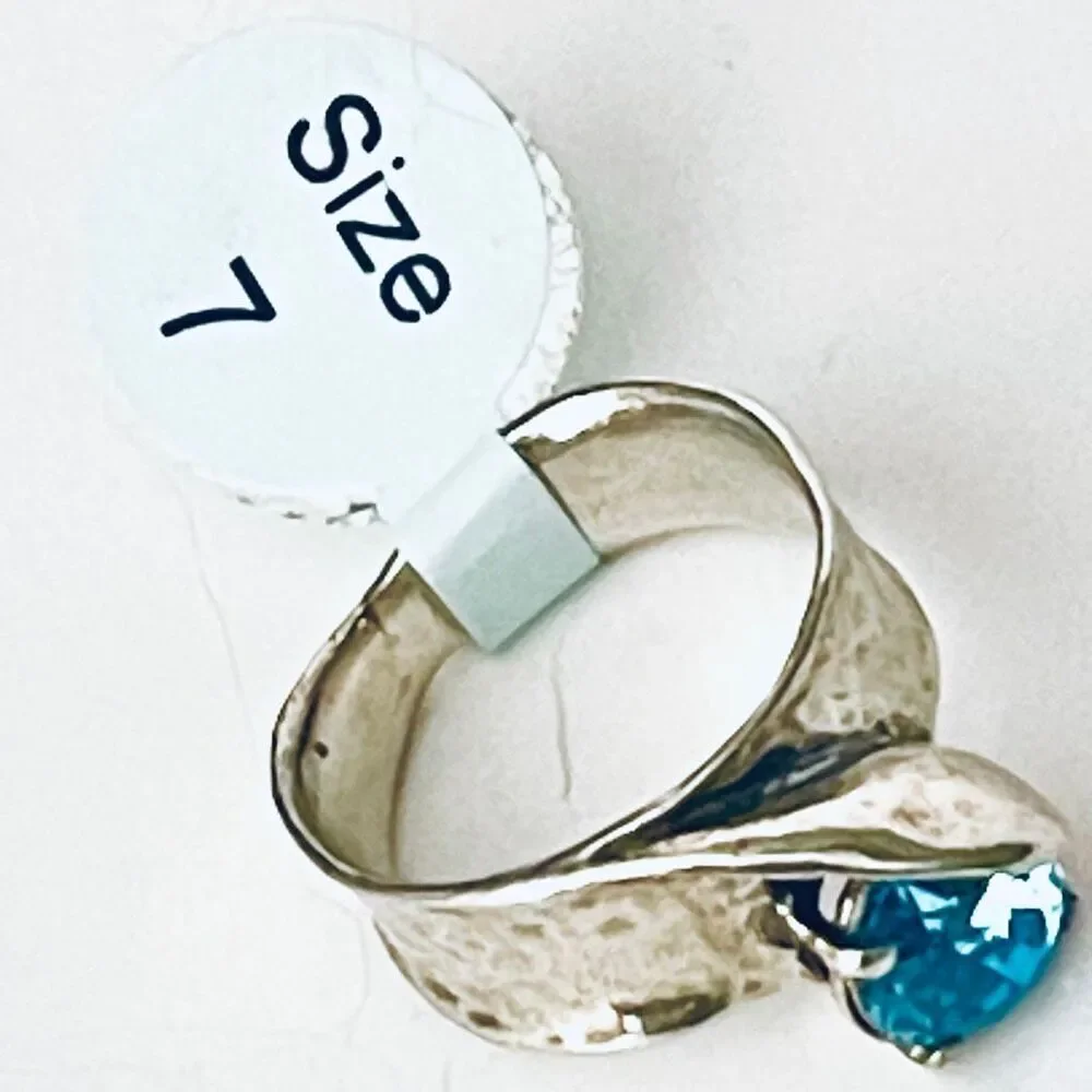 NWT Gorgeous Sz 7 Made in Israel .925 Sterling Silver Thick Blue Stone Ring
